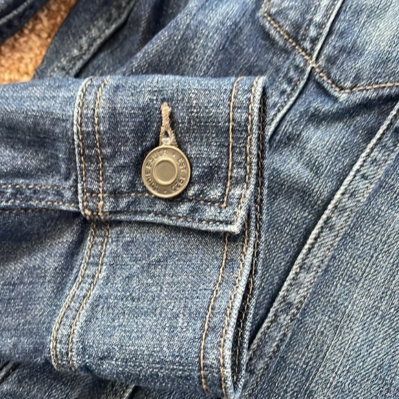 Eddie Bauer Women’s XS Jean Jacket in EUC - Picture 4 of 11